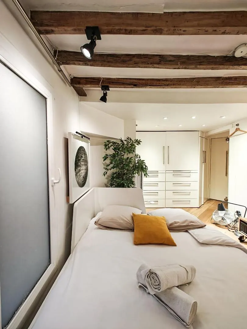 Saint-germain-des-pres Story